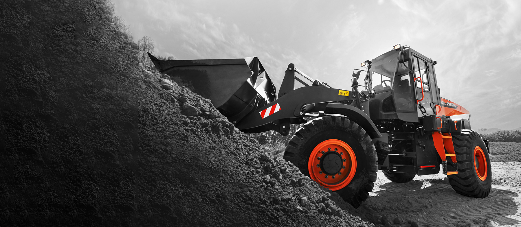 J001908 SF Website Image 1800X785 Earth Movers